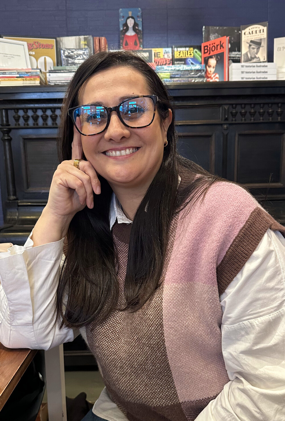 Laura Figueras, directora de Nivela, sonriendo